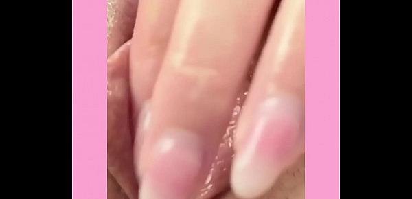  fingering zoomed wet pussy 